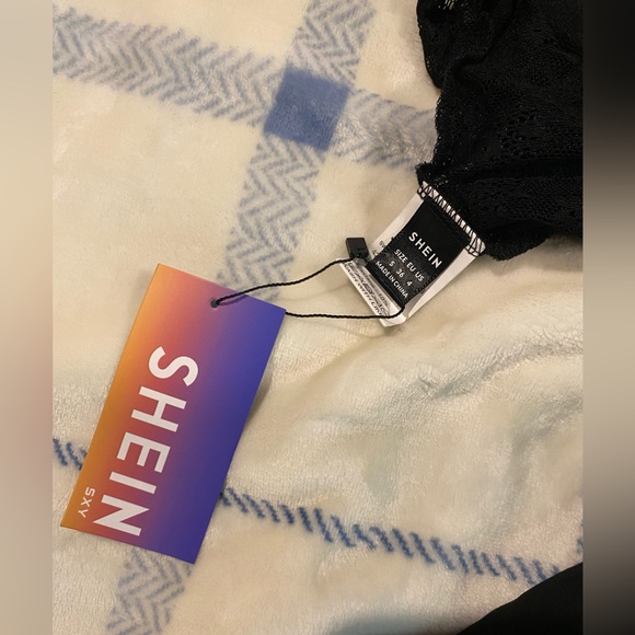 NWT lantern sleeve black lace bodysuit - Picture 5 of 6